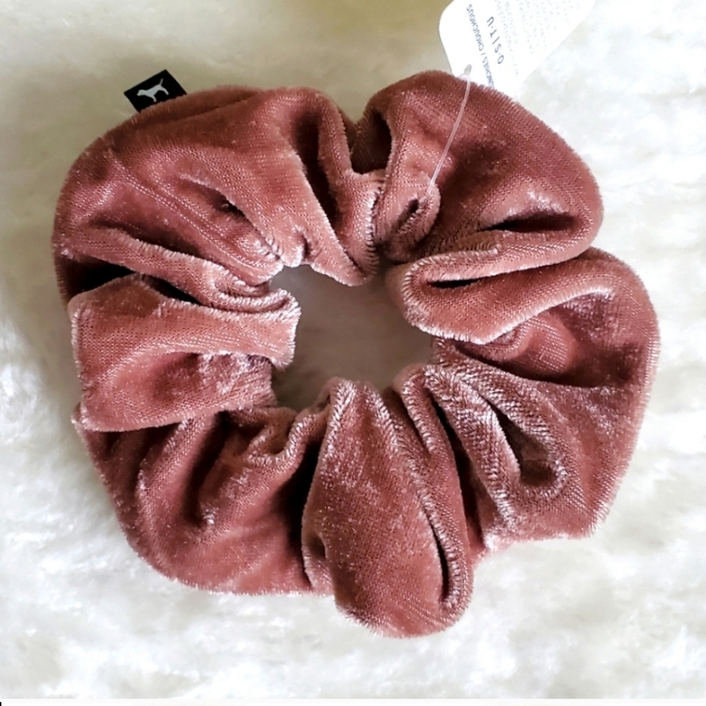 Pink Victoria's Secret Velvet Scrunchie 💗 - Picture 1 of 2